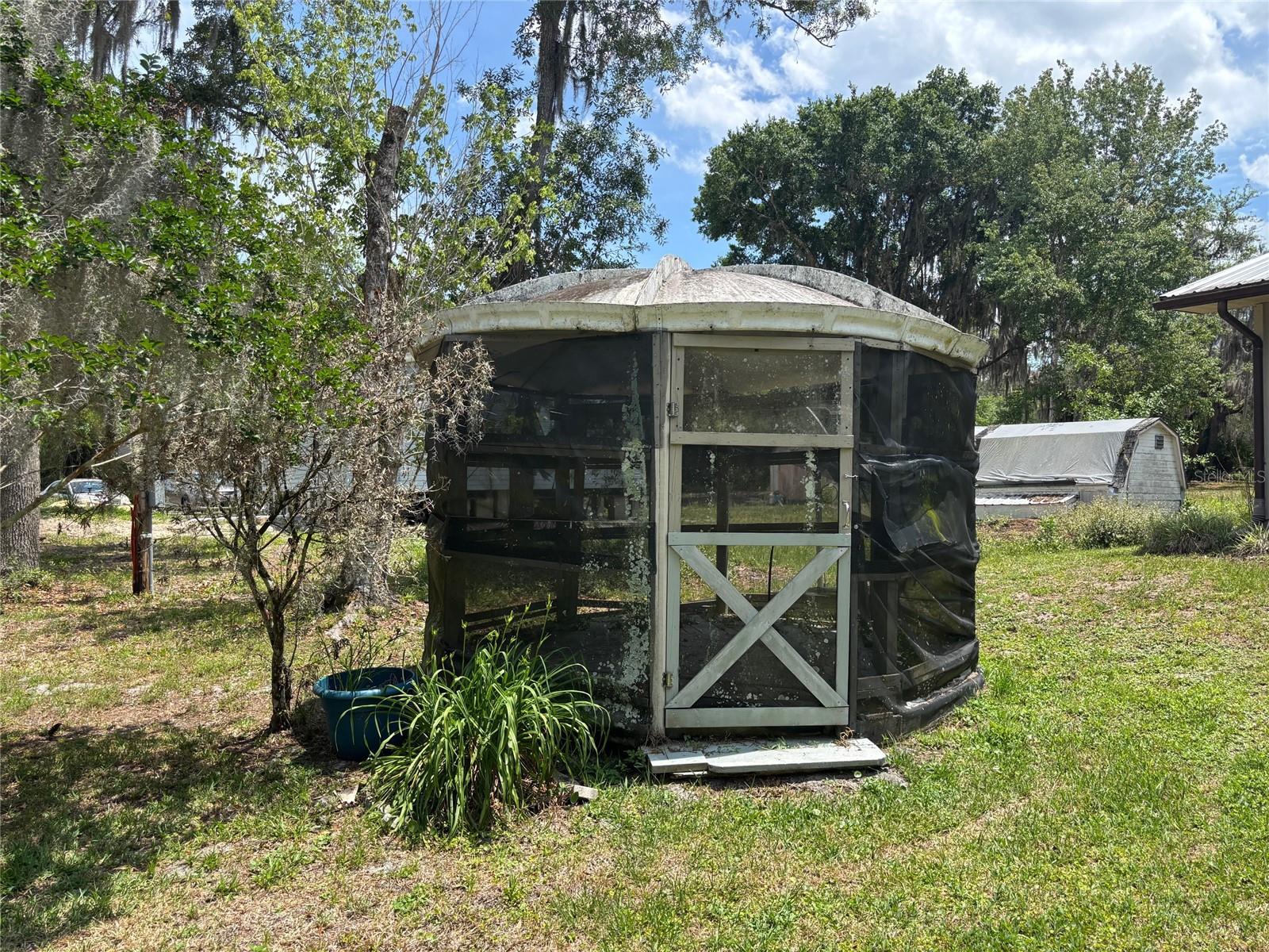 Image 16 of 22 For 333 Riviera Drive