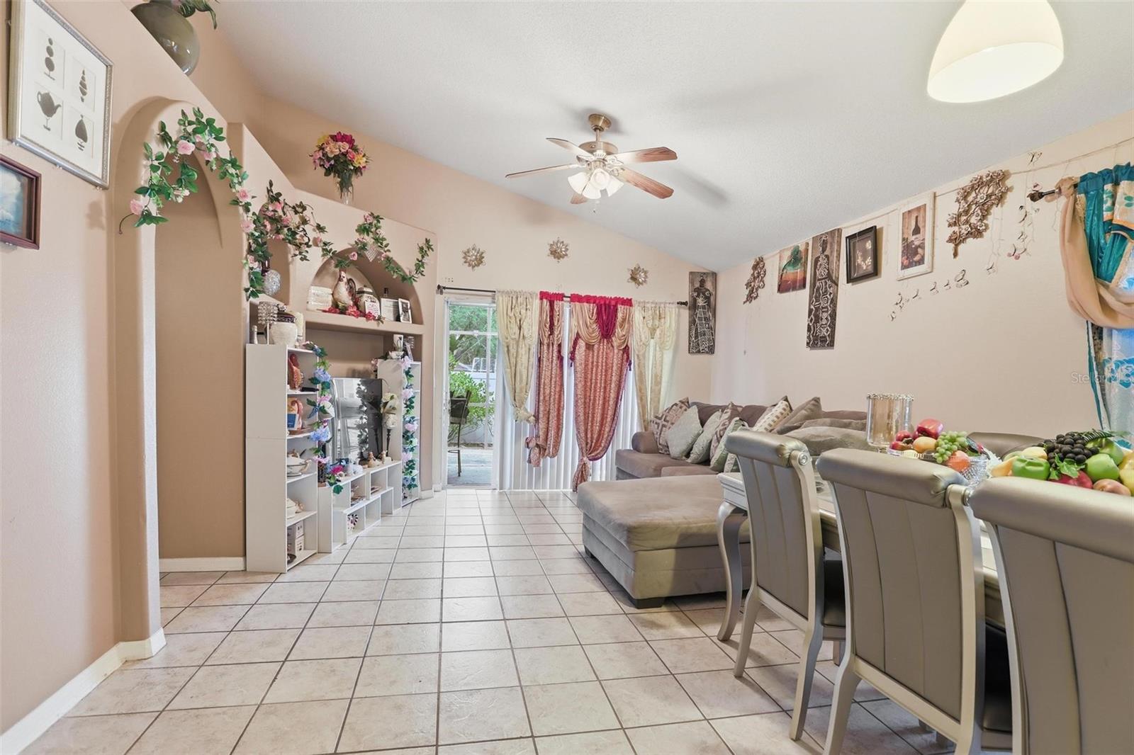 Image 12 of 36 For 2124 White Eagle Street