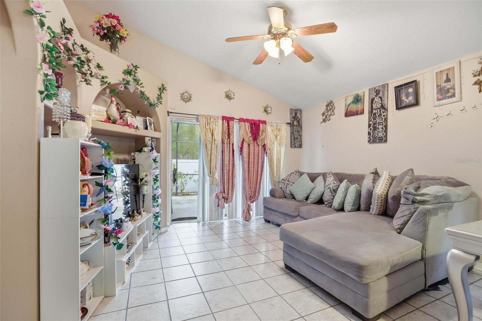 Image 14 of 36 For 2124 White Eagle Street