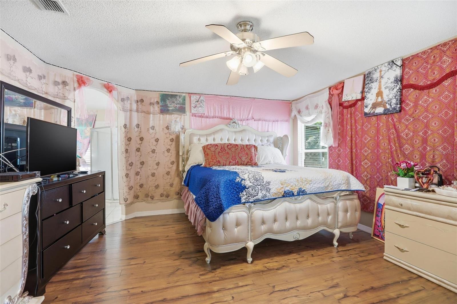 Image 16 of 36 For 2124 White Eagle Street