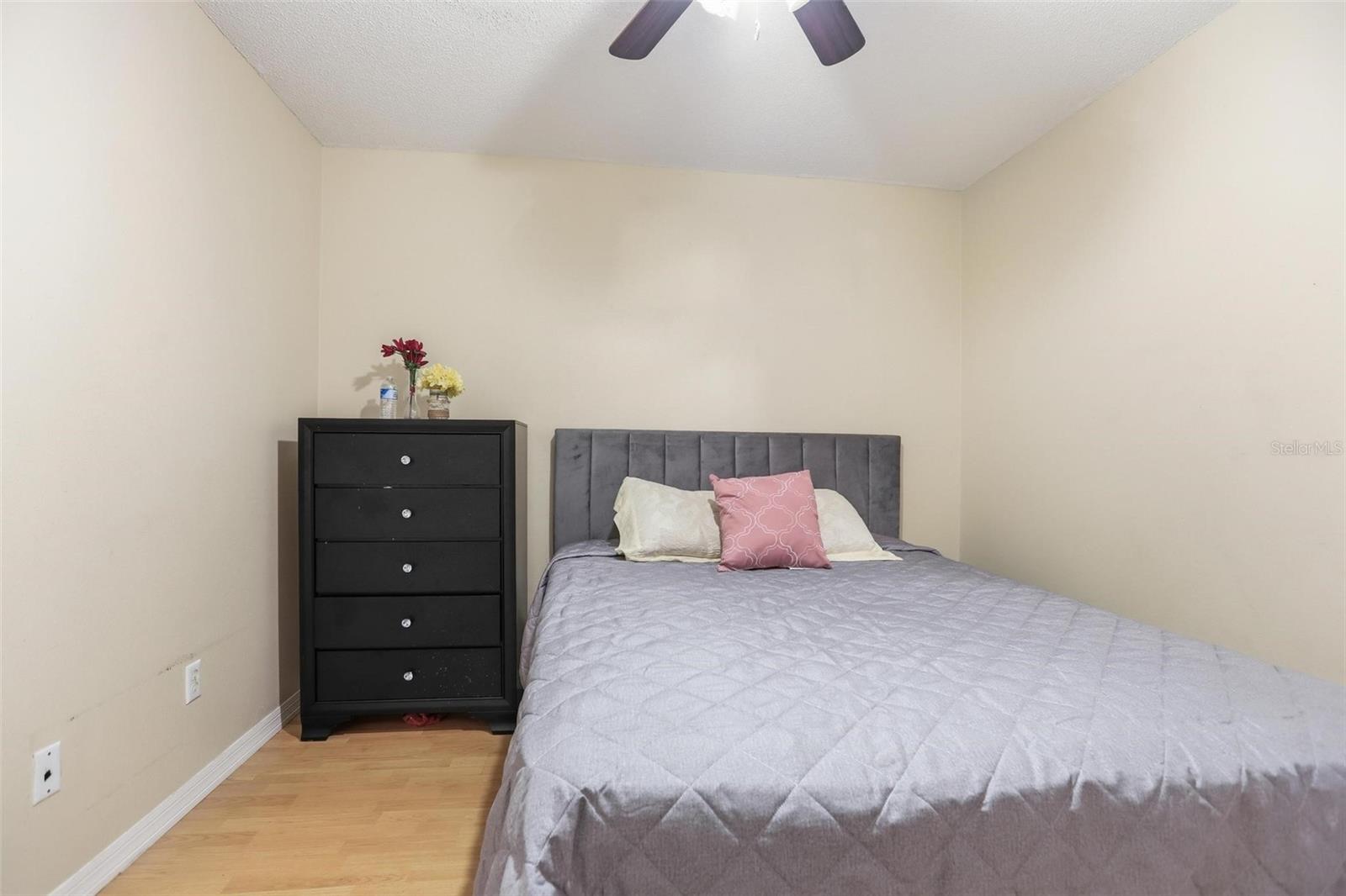 Image 22 of 36 For 2124 White Eagle Street