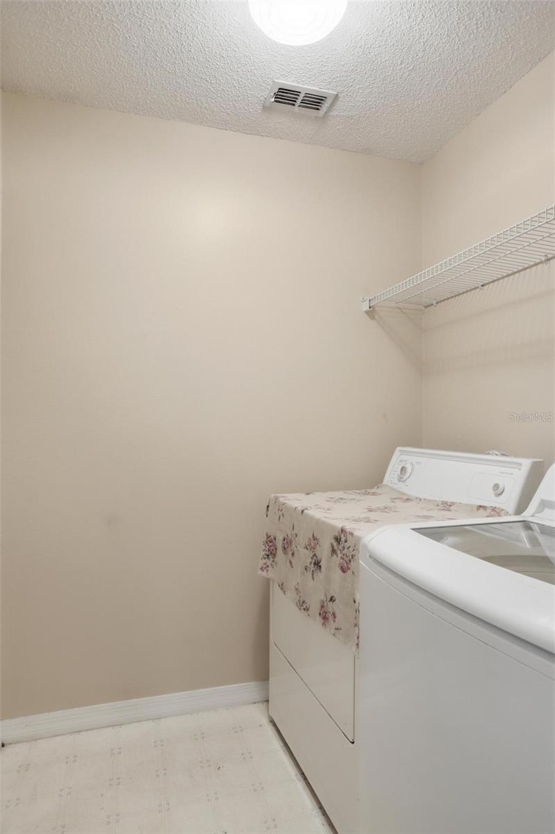 Image 27 of 36 For 2124 White Eagle Street