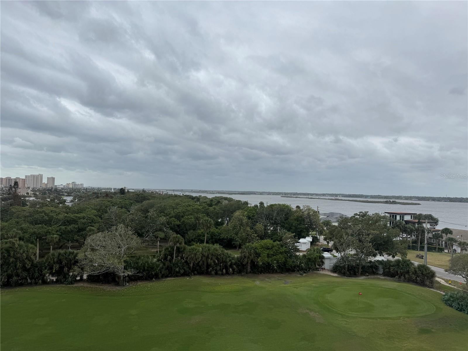 Image 2 of 20 For 1 Oceans West Boulevard 6b1