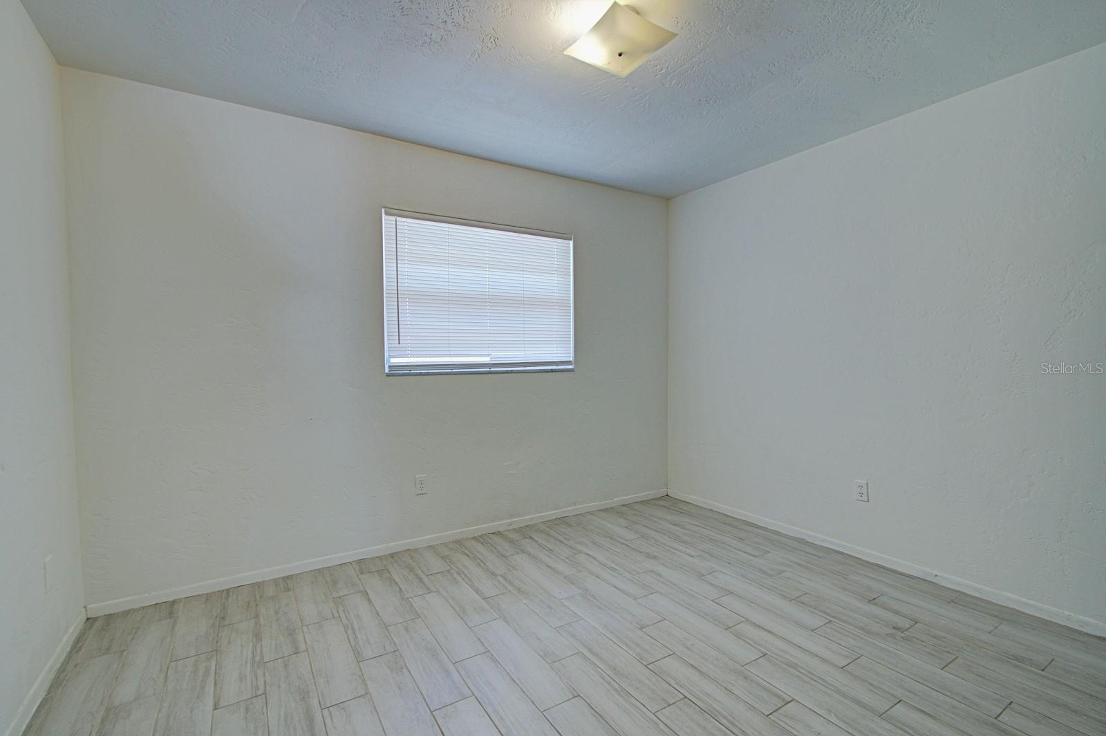 Image 15 of 31 For 830 Clake Street
