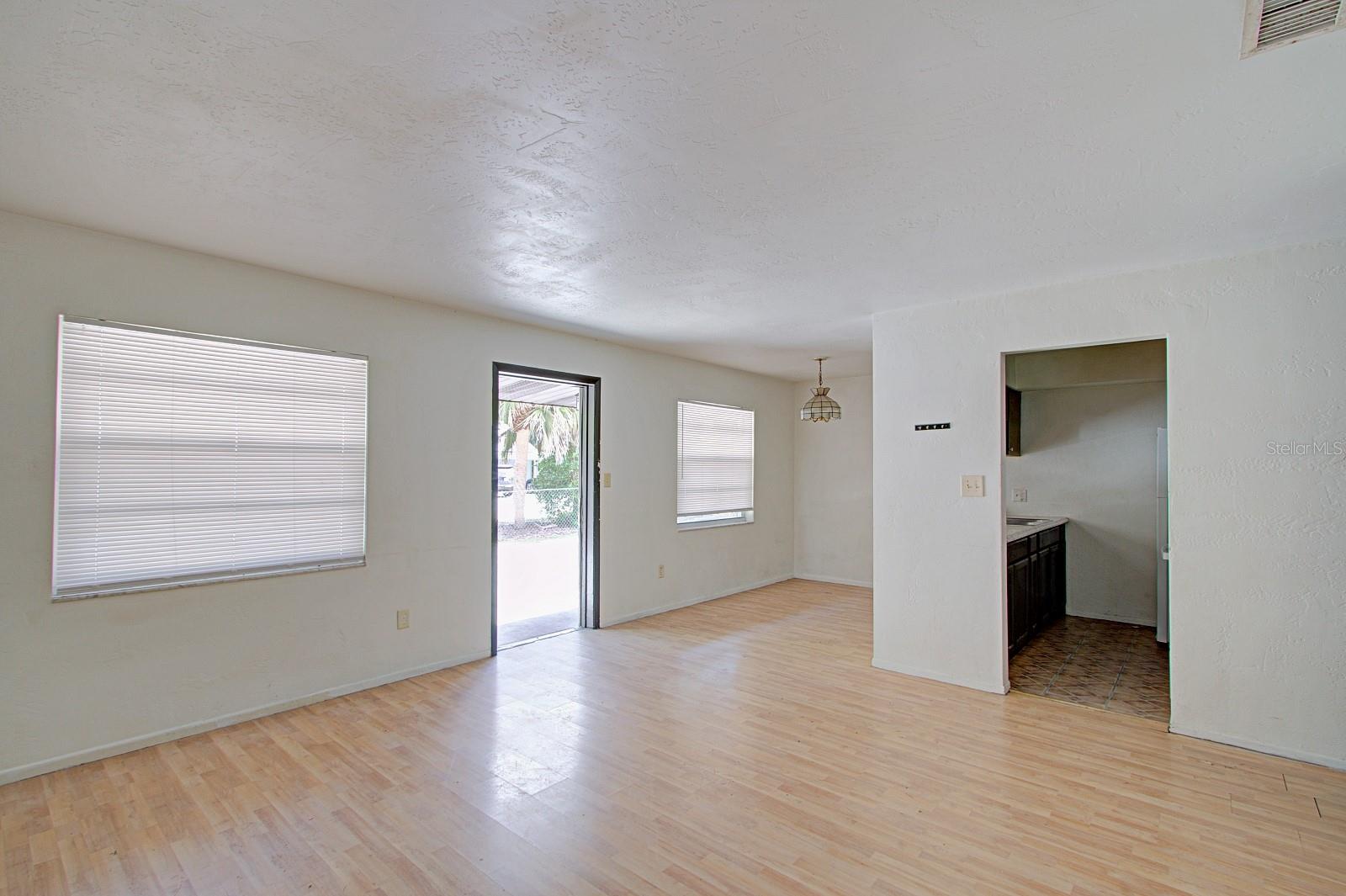 Image 22 of 31 For 830 Clake Street