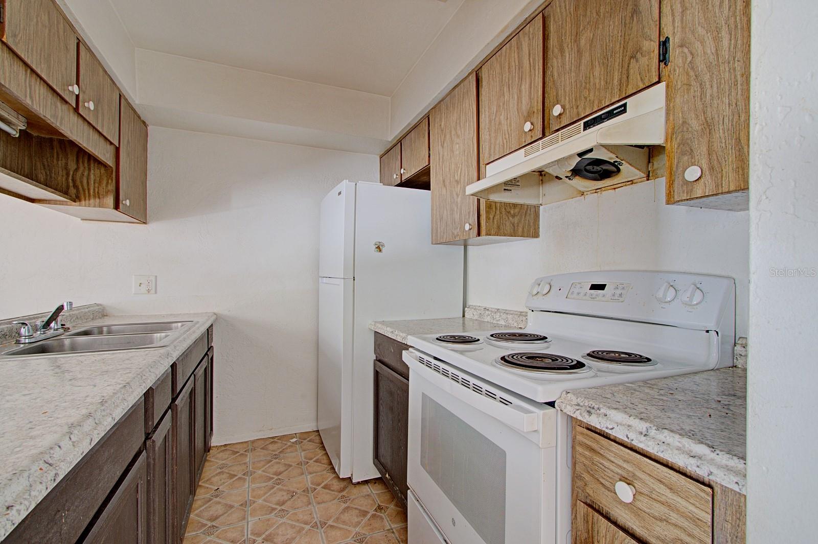 Image 24 of 31 For 830 Clake Street