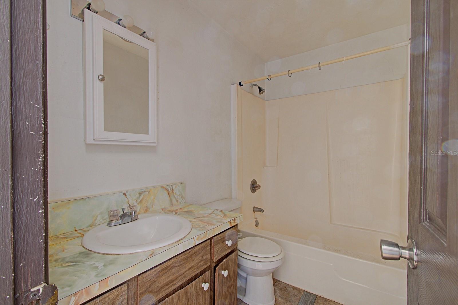 Image 27 of 31 For 830 Clake Street
