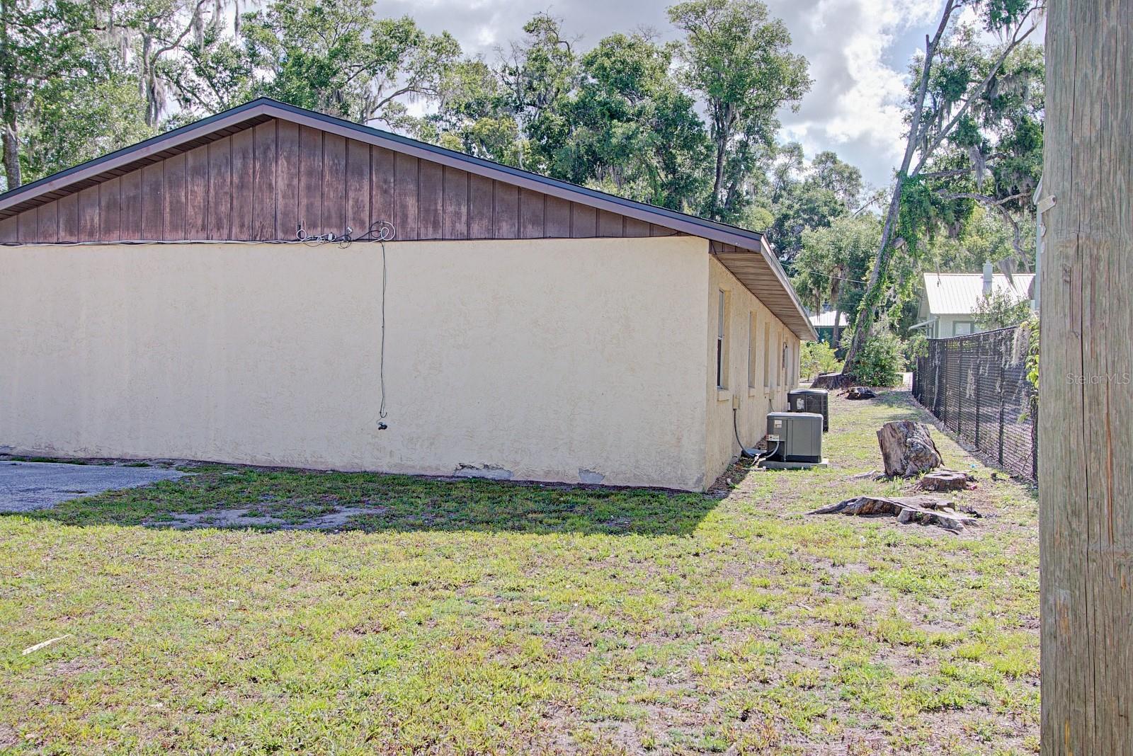 Image 6 of 31 For 830 Clake Street
