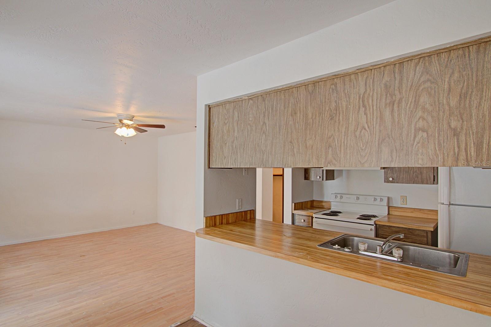 Image 9 of 31 For 830 Clake Street