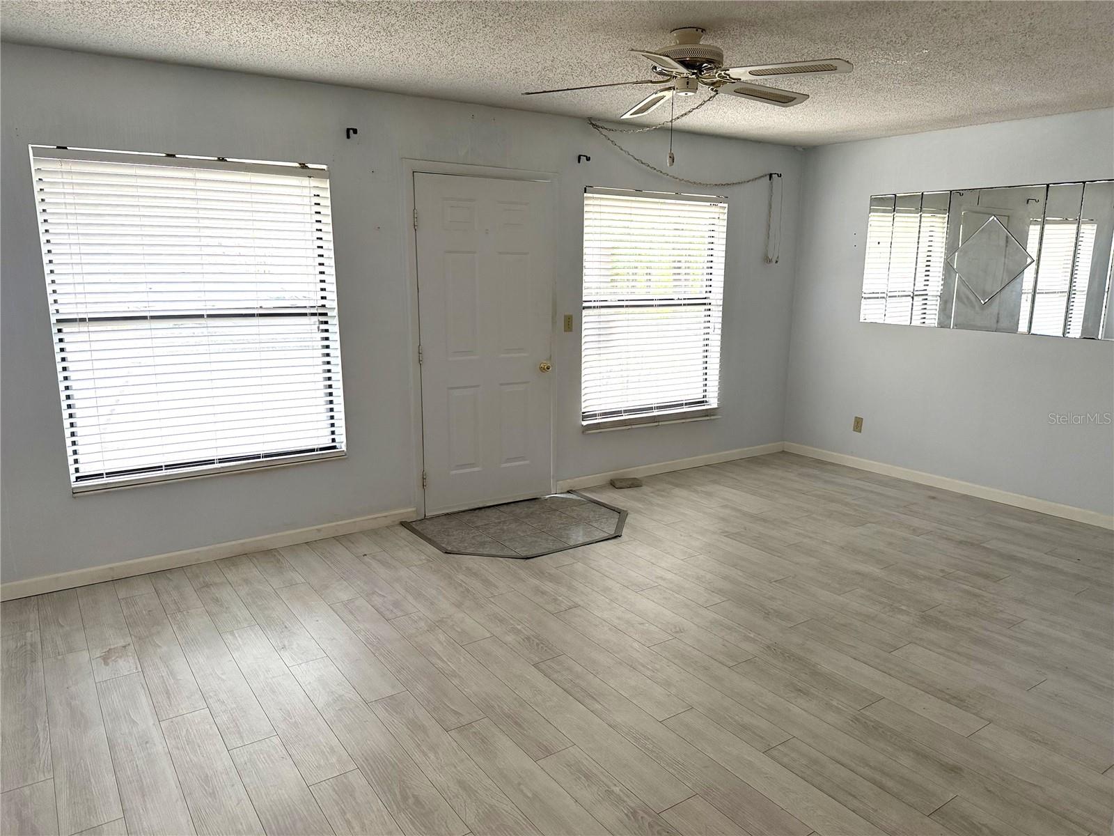 Image 3 of 18 For 112 Lacosta Lane 116