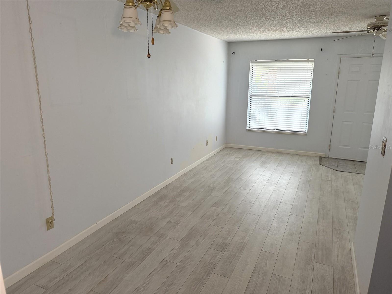 Image 5 of 18 For 112 Lacosta Lane 116