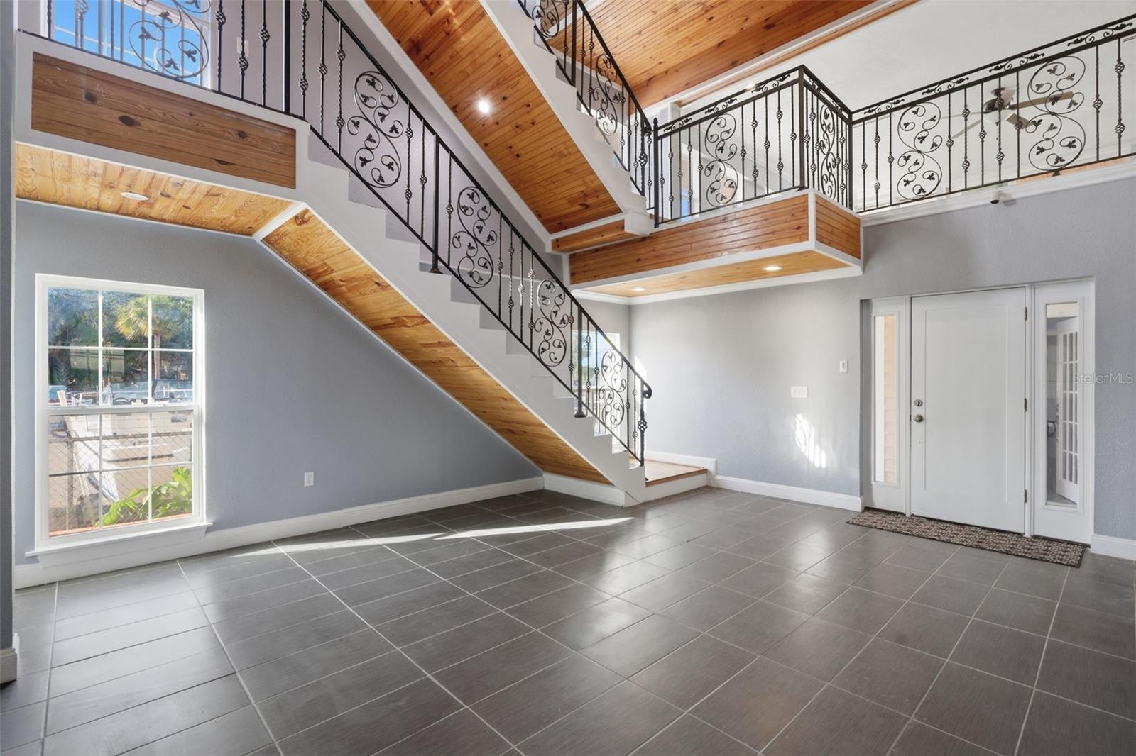Image 10 of 72 For 5414 Riverside Drive
