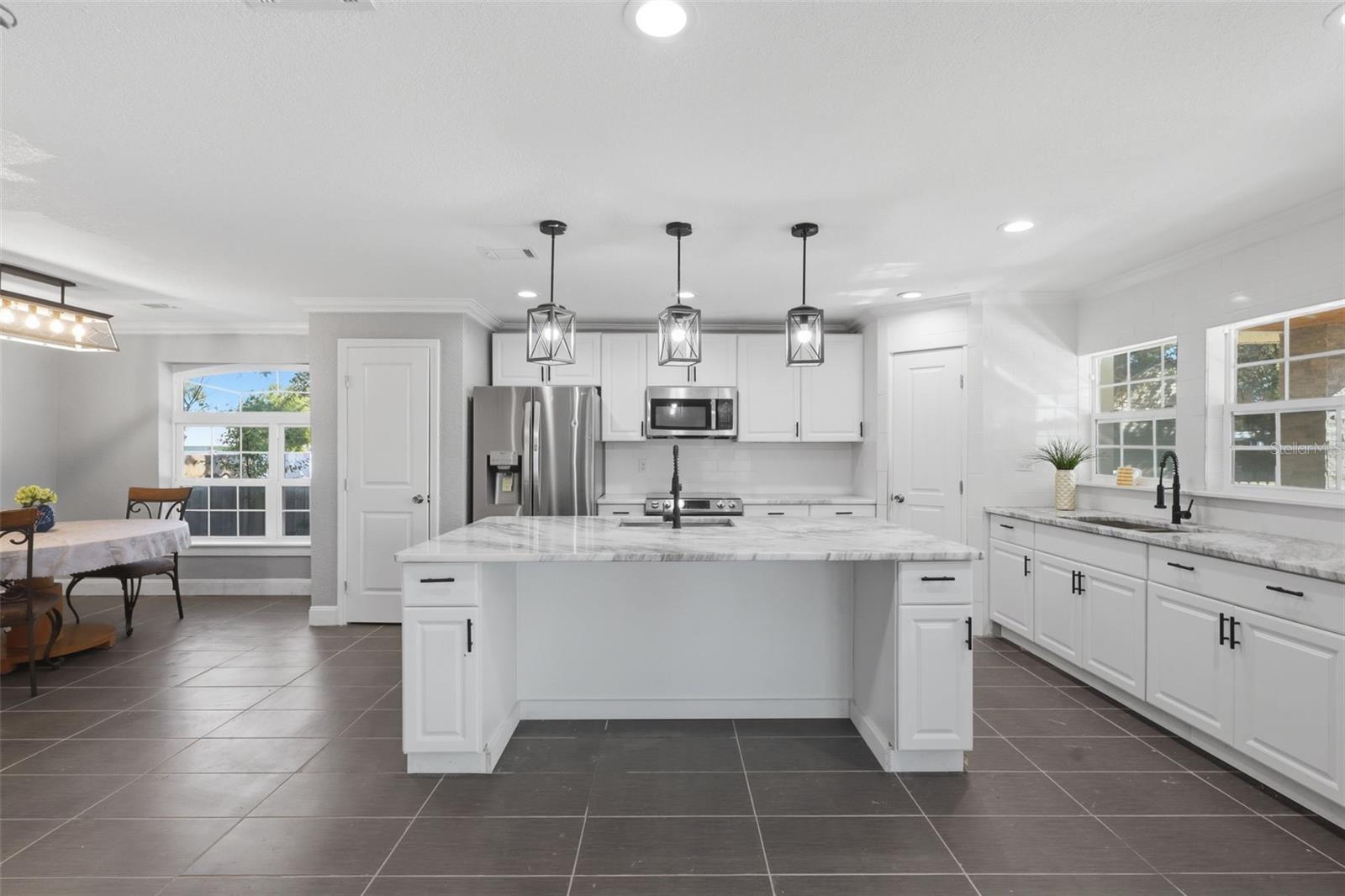 Image 11 of 72 For 5414 Riverside Drive