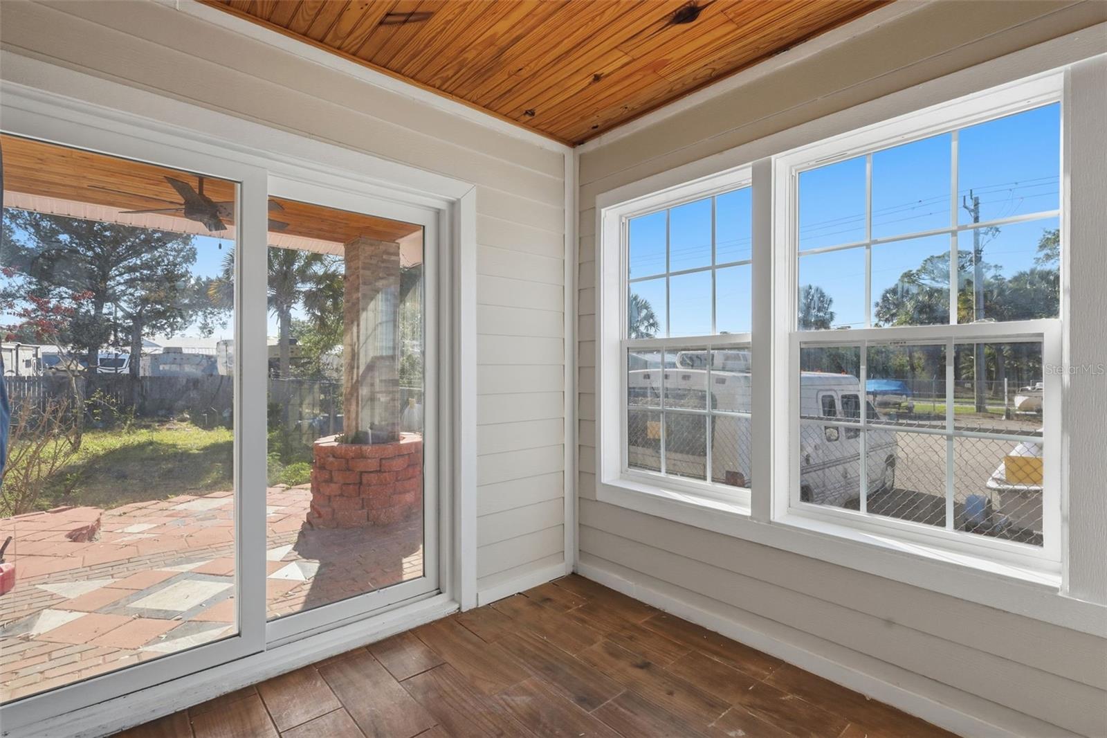 Image 16 of 72 For 5414 Riverside Drive
