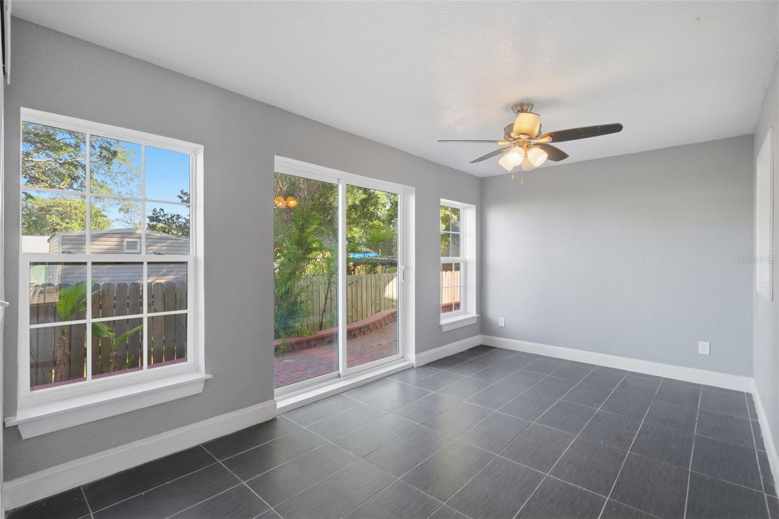 Image 19 of 72 For 5414 Riverside Drive