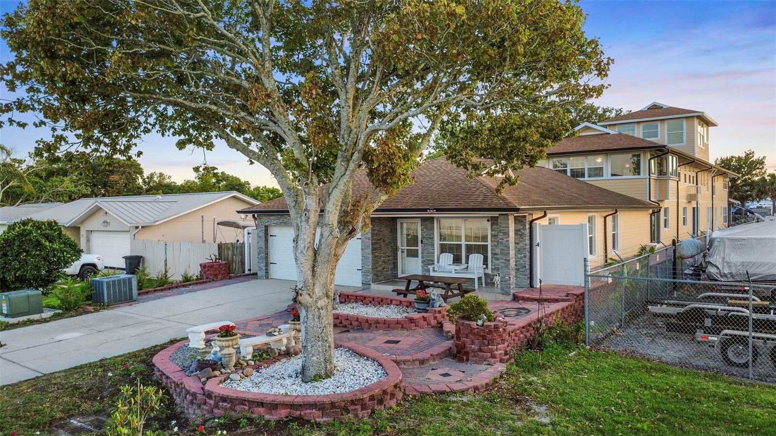 Image 2 of 72 For 5414 Riverside Drive
