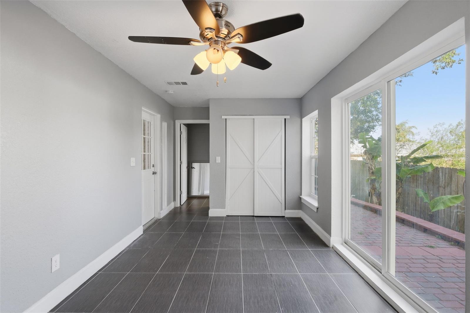 Image 20 of 72 For 5414 Riverside Drive