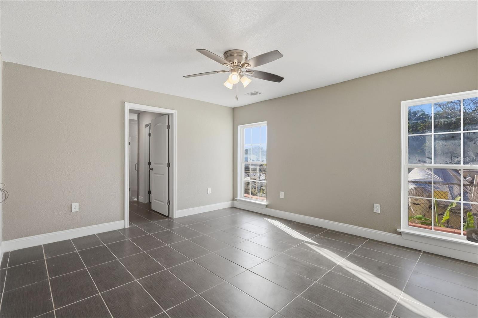 Image 23 of 72 For 5414 Riverside Drive