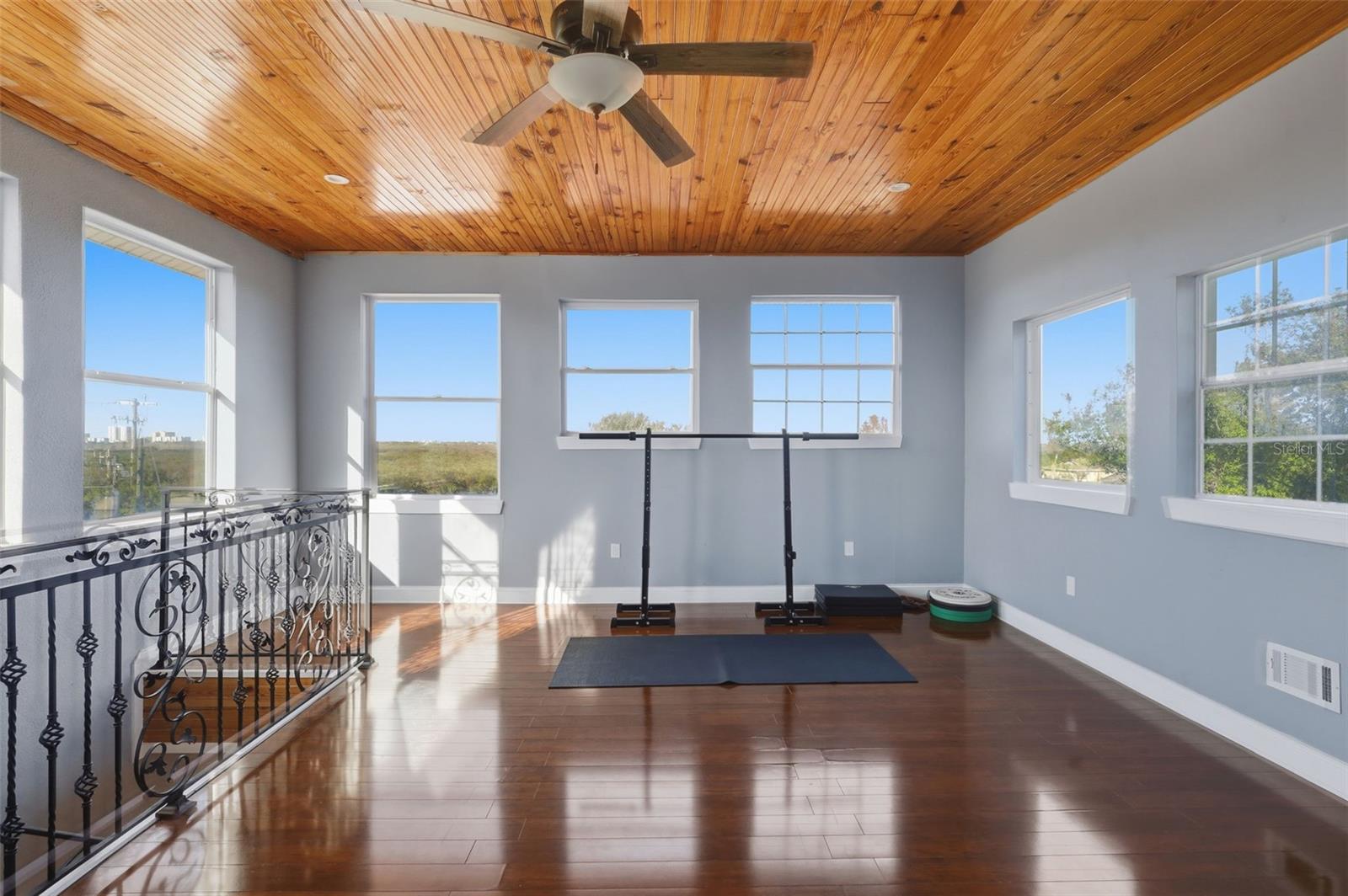 Image 47 of 72 For 5414 Riverside Drive