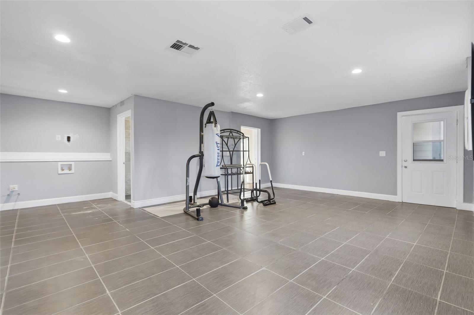 Image 62 of 72 For 5414 Riverside Drive