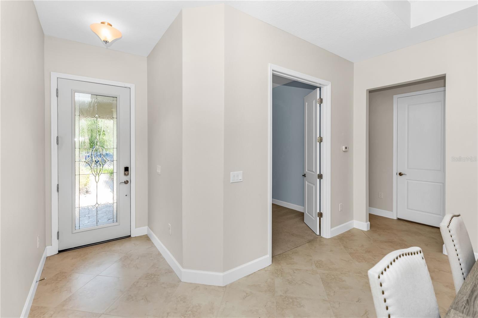 Image 5 of 37 For 1682 Victoria Gardens Drive