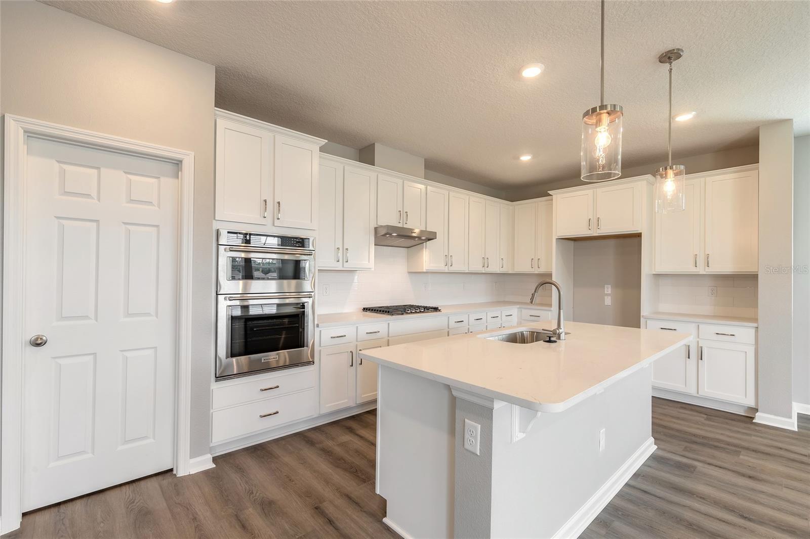 Image 13 of 47 For 89 Signet Circle