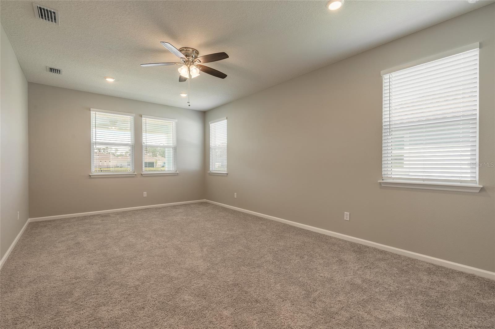 Image 18 of 47 For 89 Signet Circle