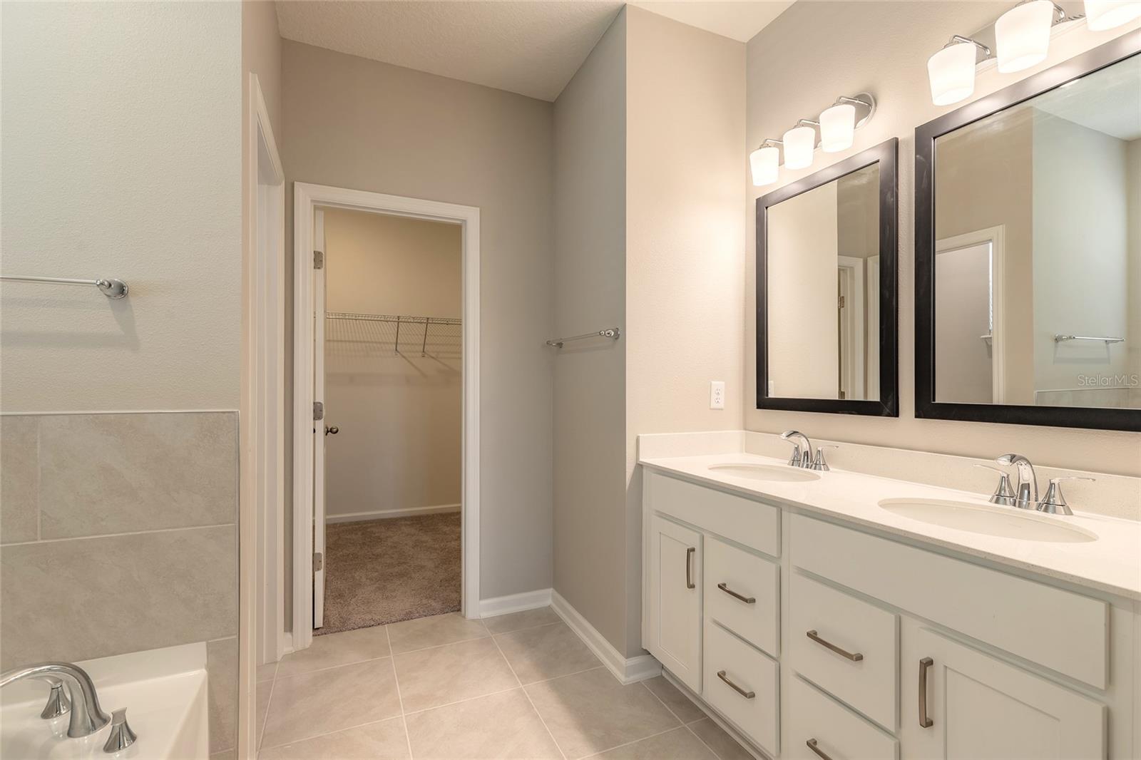Image 21 of 47 For 89 Signet Circle