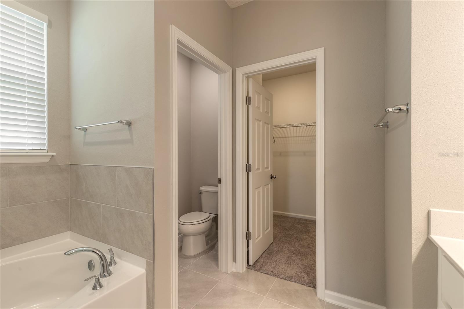 Image 22 of 47 For 89 Signet Circle