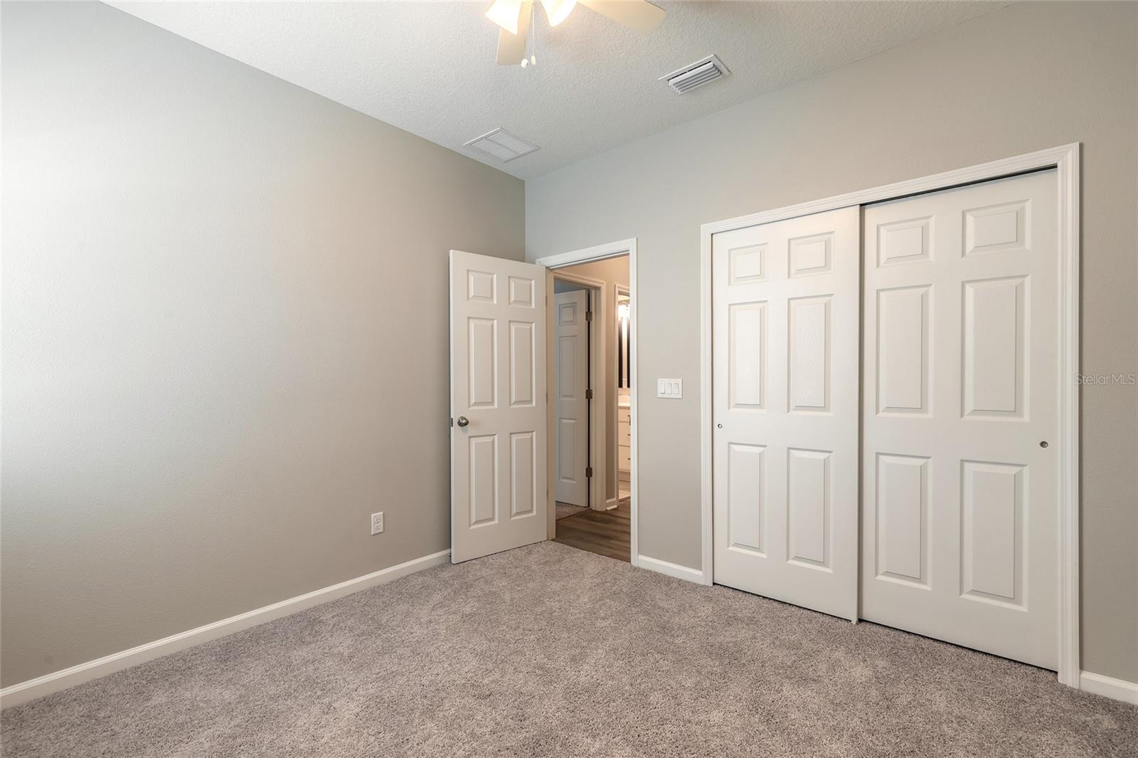 Image 30 of 47 For 89 Signet Circle