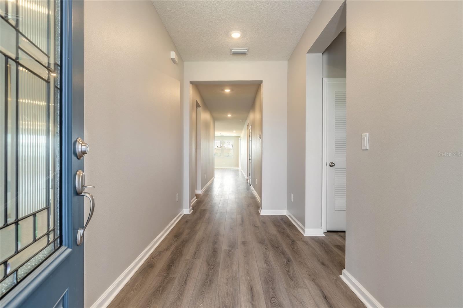Image 4 of 47 For 89 Signet Circle