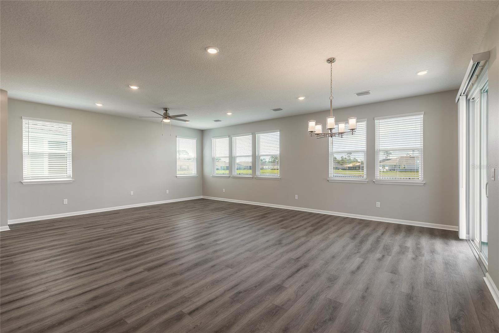 Image 7 of 47 For 89 Signet Circle