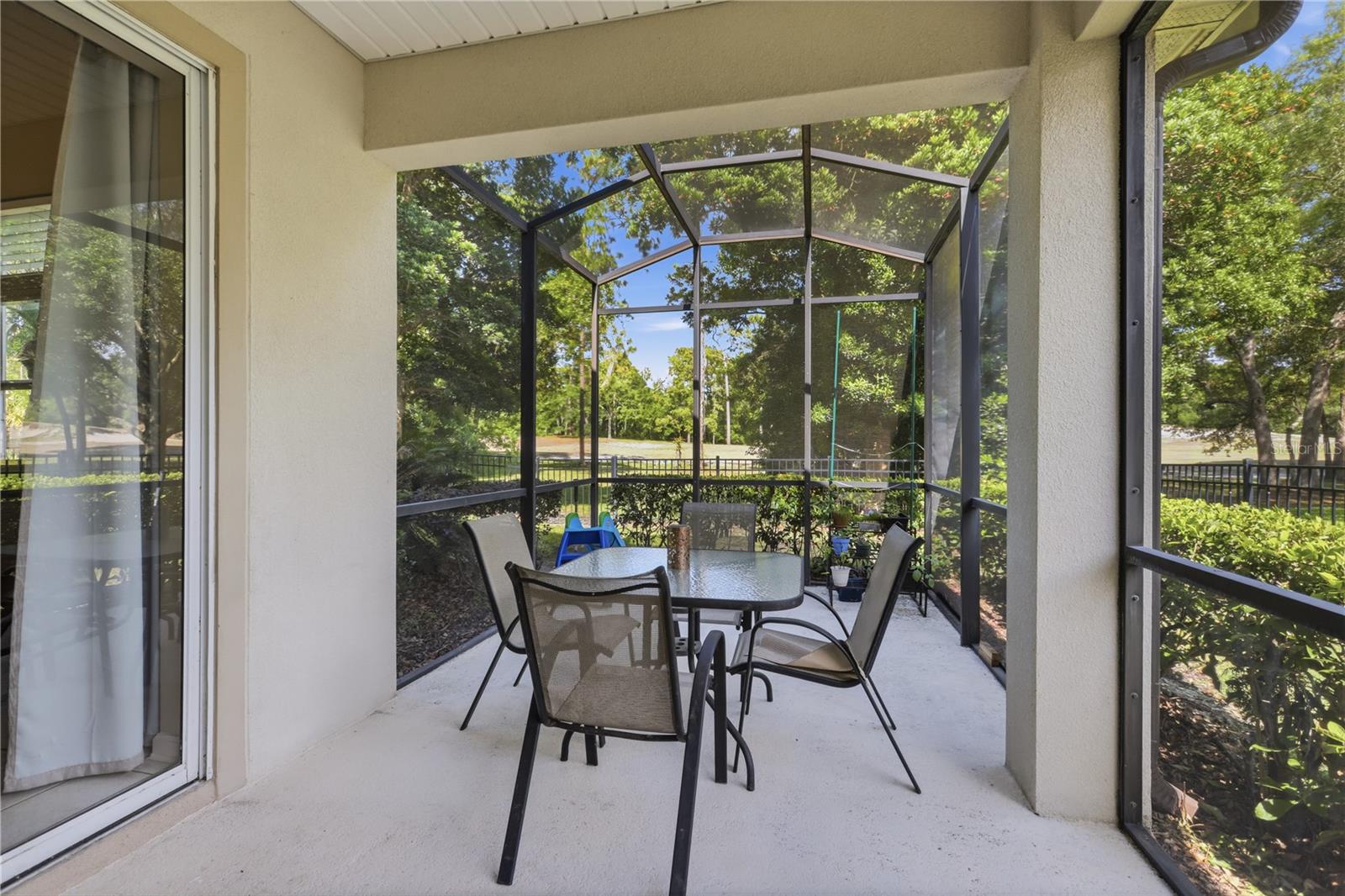 Image 43 of 61 For 423 Victoria Hills Drive