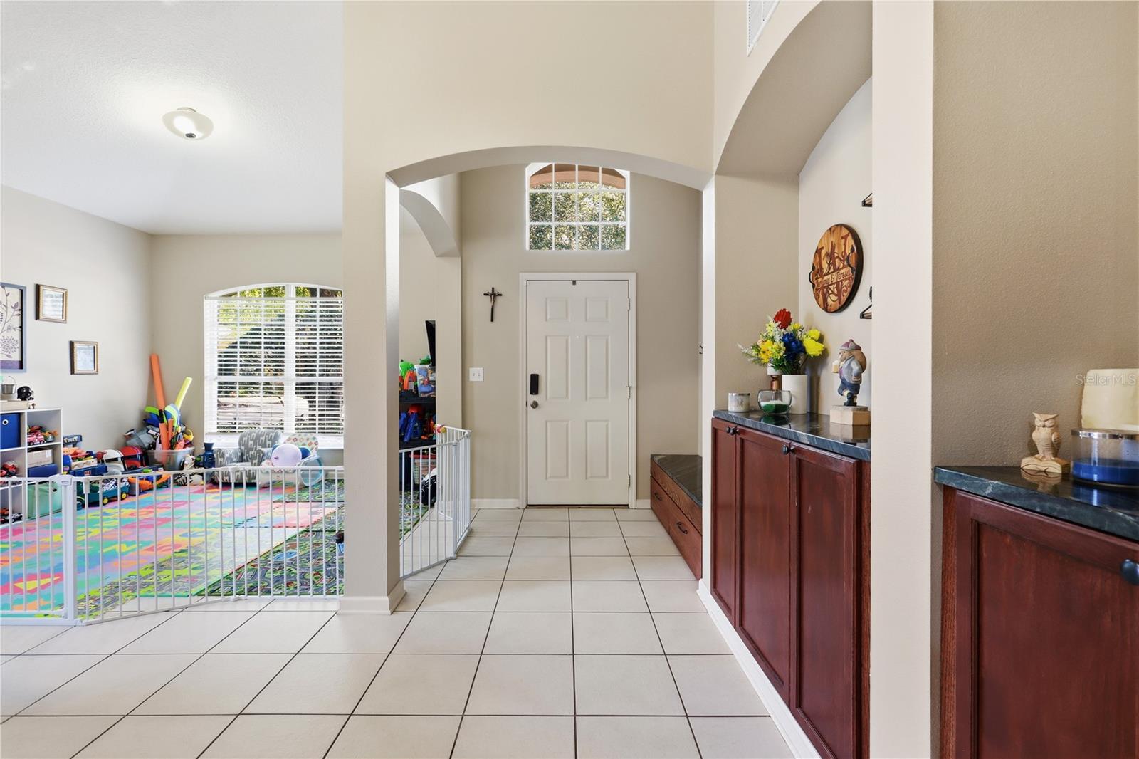 Image 5 of 61 For 423 Victoria Hills Drive