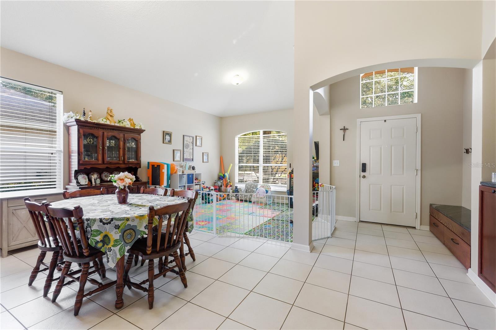 Image 7 of 61 For 423 Victoria Hills Drive