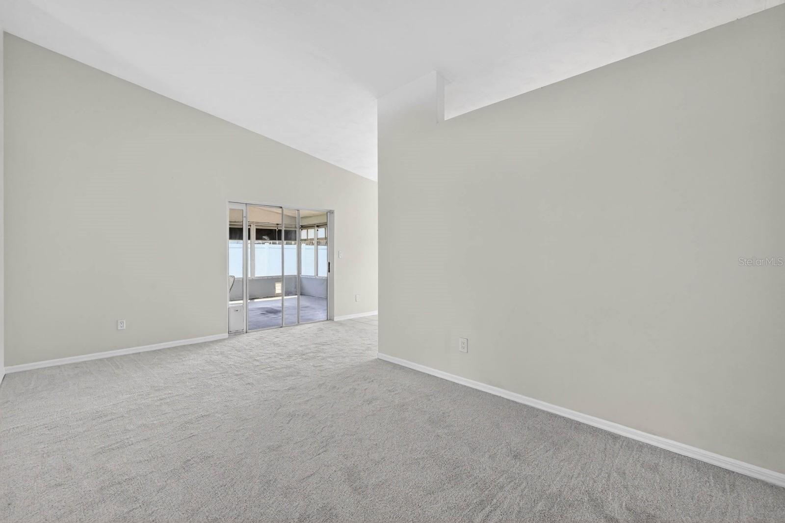 Image 11 of 52 For 696 Saybrook Street