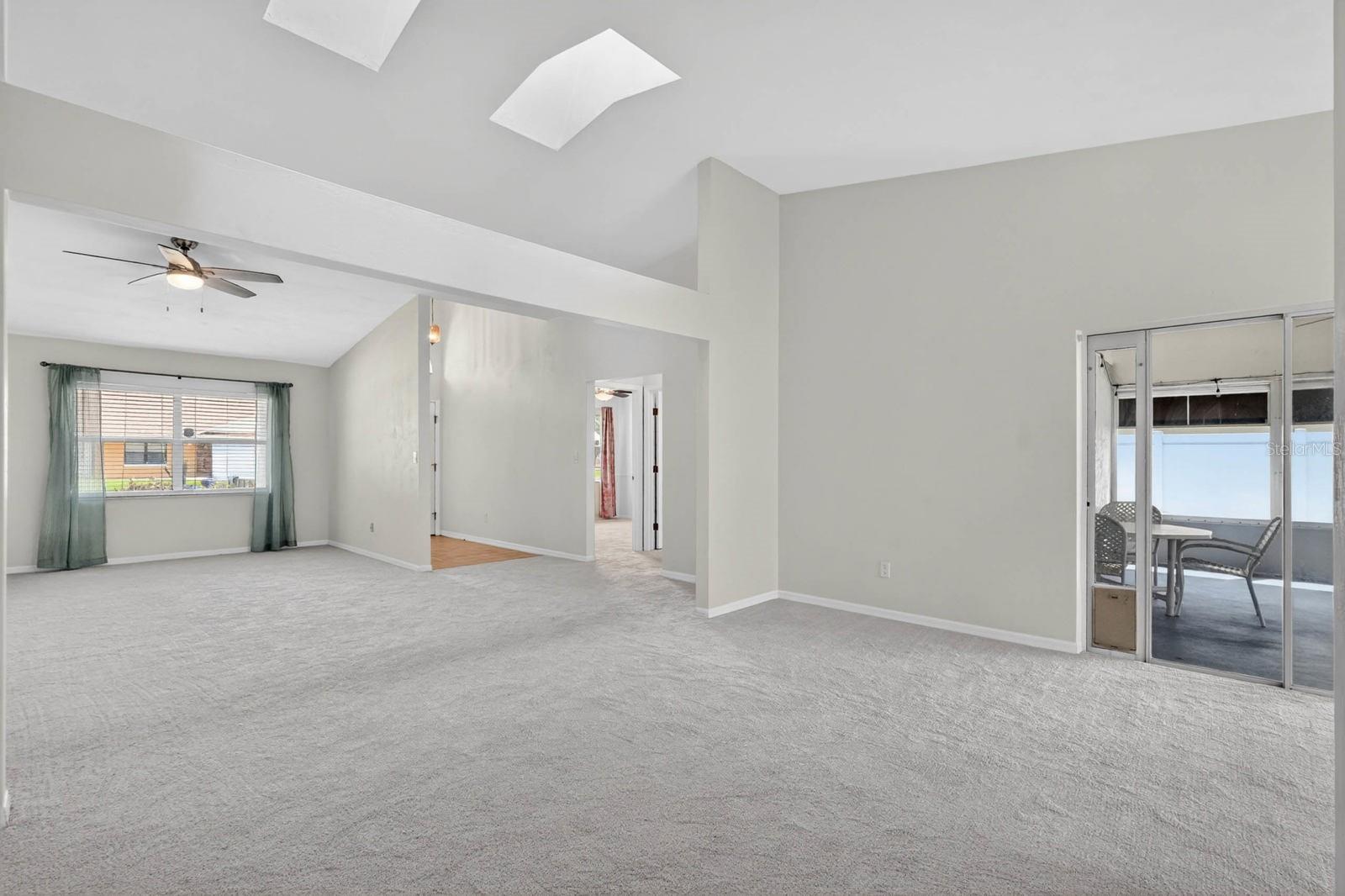 Image 12 of 52 For 696 Saybrook Street