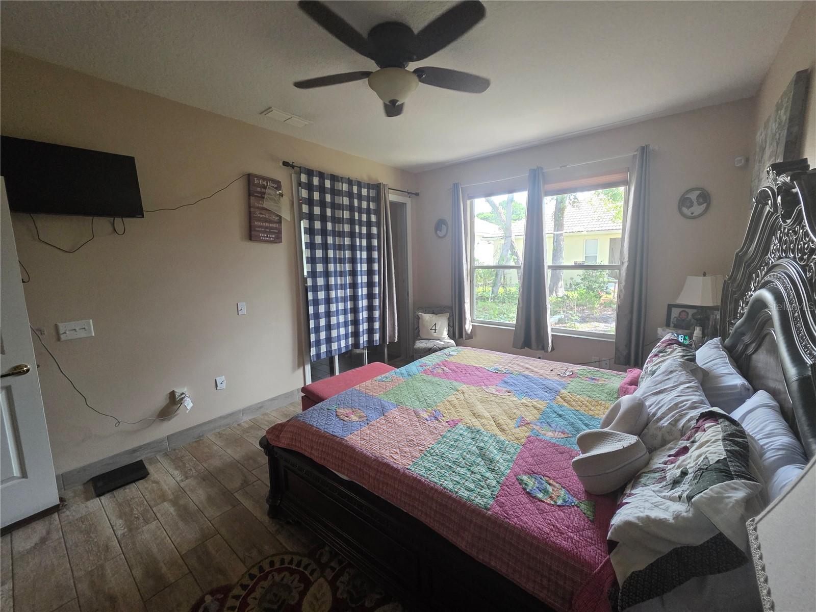 Image 16 of 24 For 322 Foxhill Court