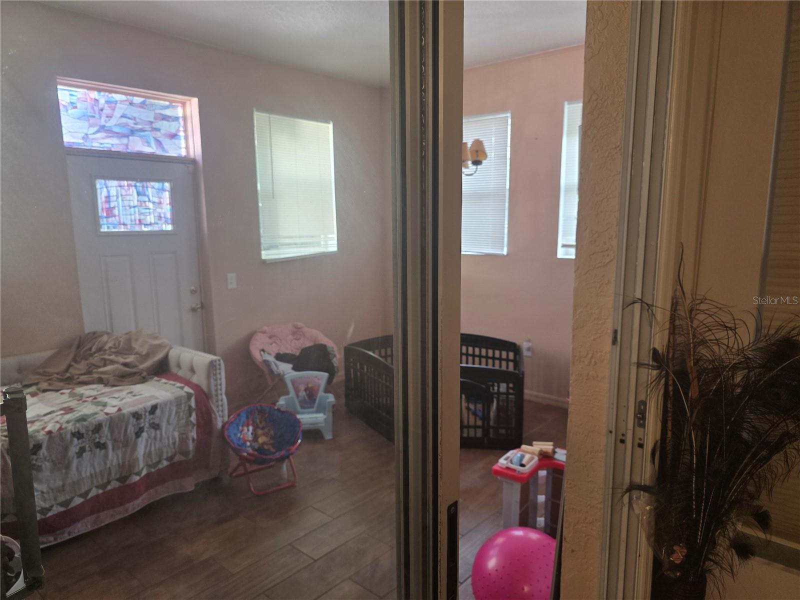 Image 19 of 24 For 322 Foxhill Court