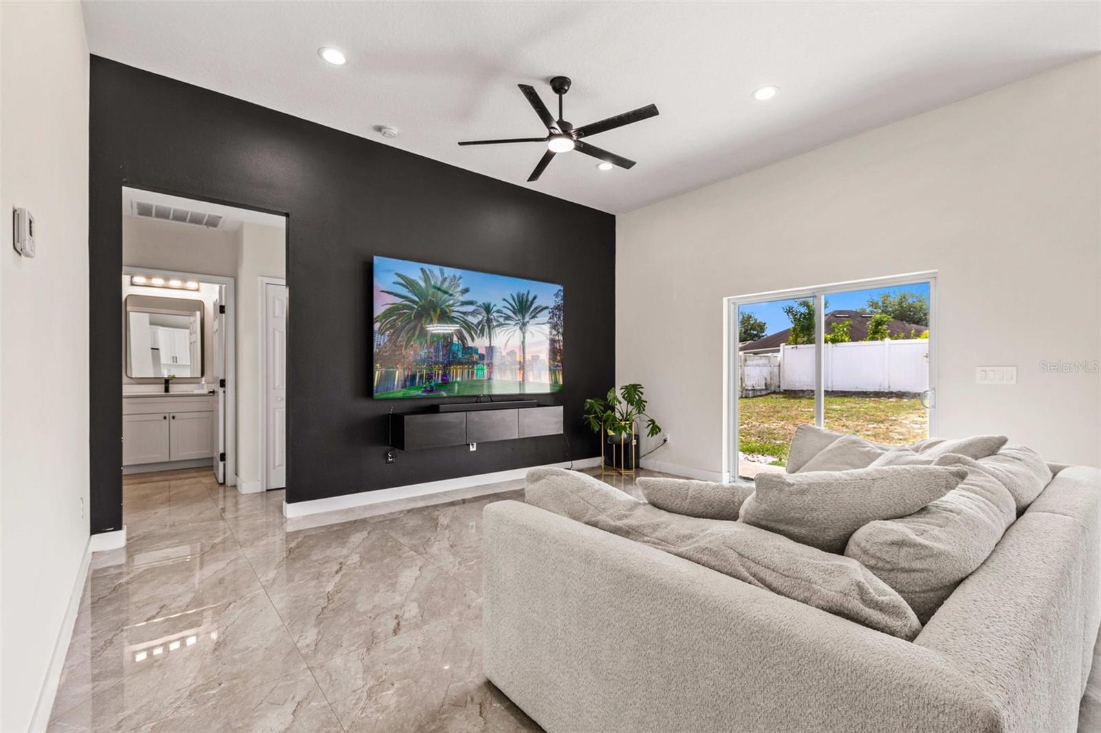 Image 10 of 21 For 1792 Villa Drive