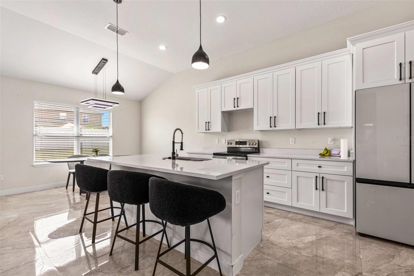 Image 3 of 21 For 1792 Villa Drive