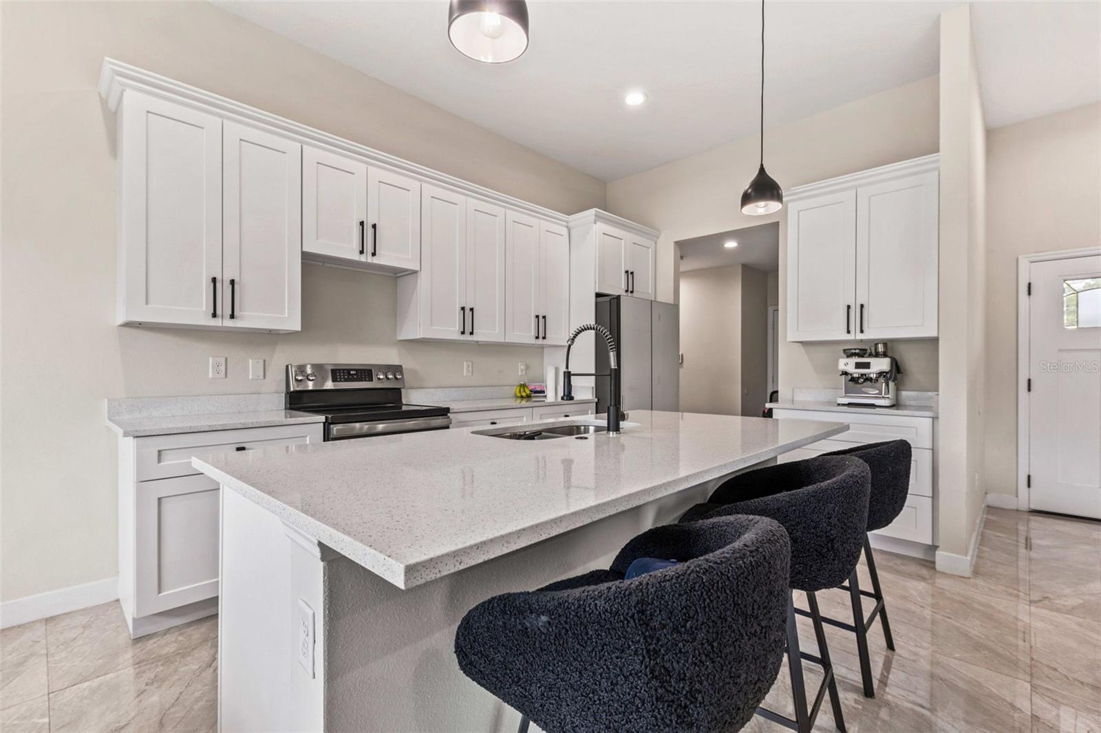 Image 6 of 21 For 1792 Villa Drive
