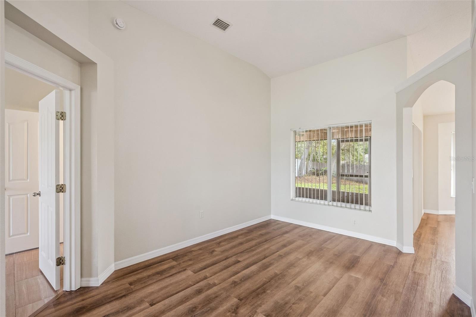 Image 7 of 34 For 893 Watt Circle