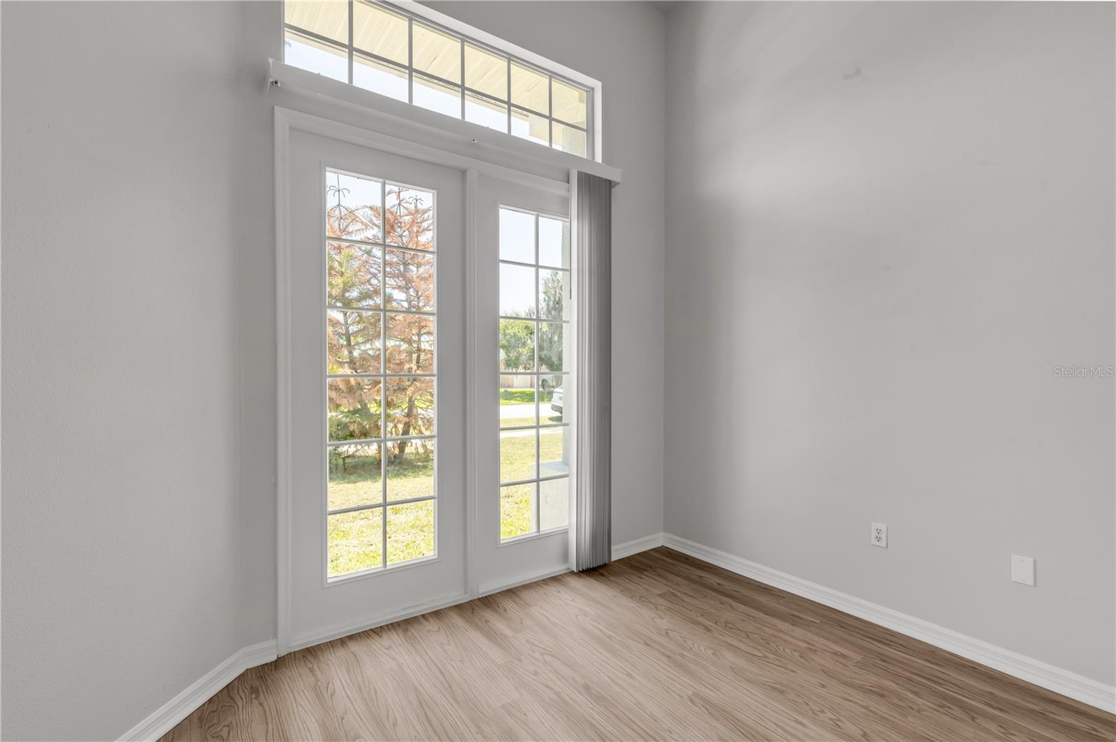 Image 10 of 44 For 20259 Melville Street