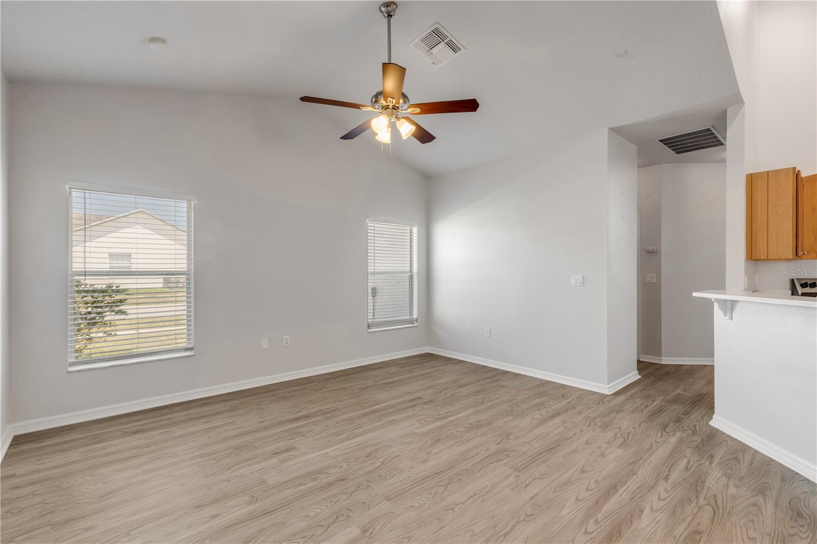 Image 20 of 44 For 20259 Melville Street