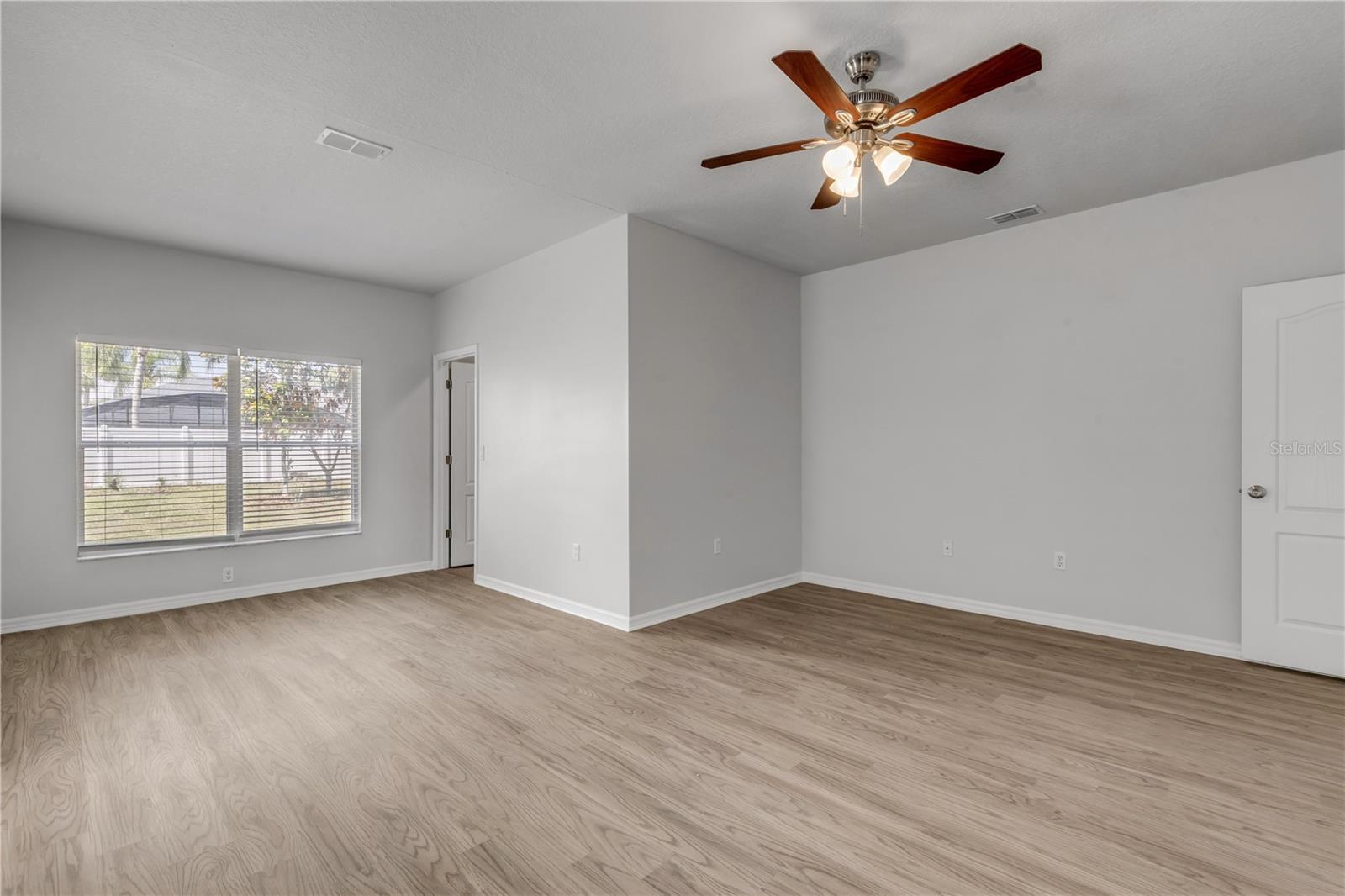 Image 30 of 44 For 20259 Melville Street