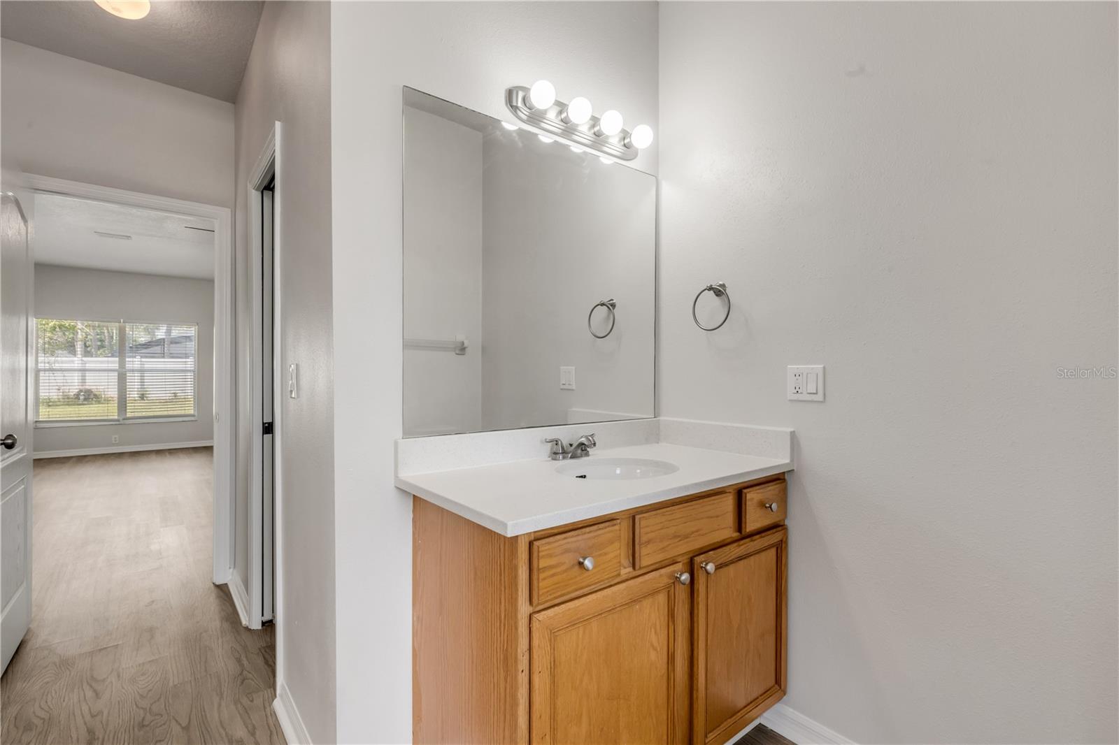 Image 36 of 44 For 20259 Melville Street