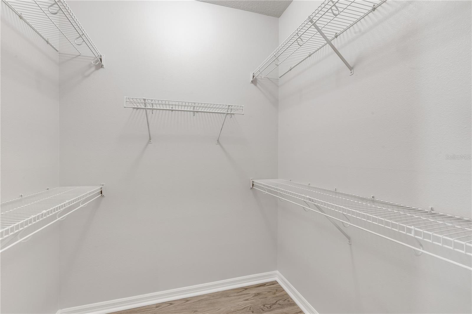 Image 38 of 44 For 20259 Melville Street