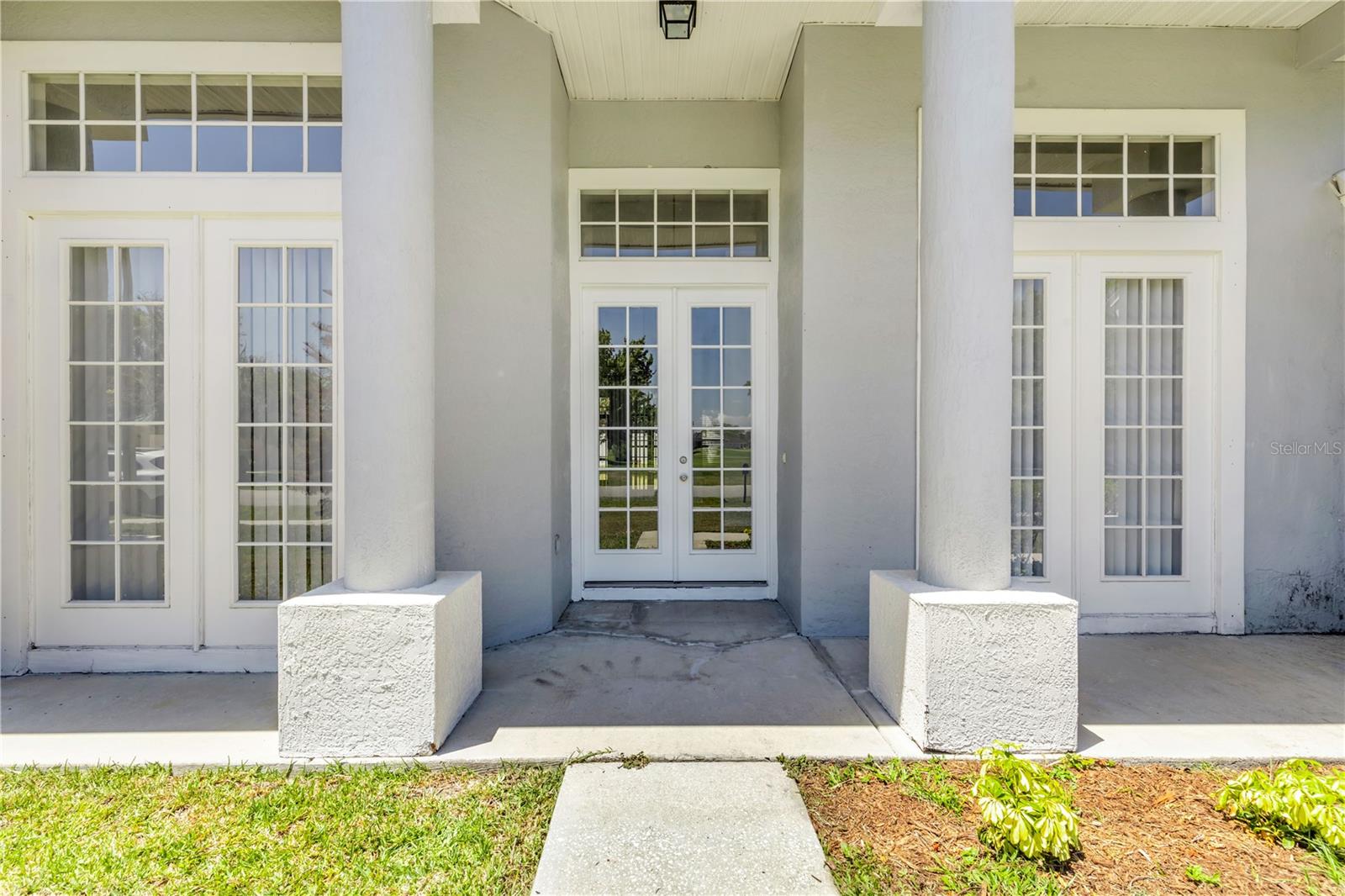 Image 4 of 44 For 20259 Melville Street