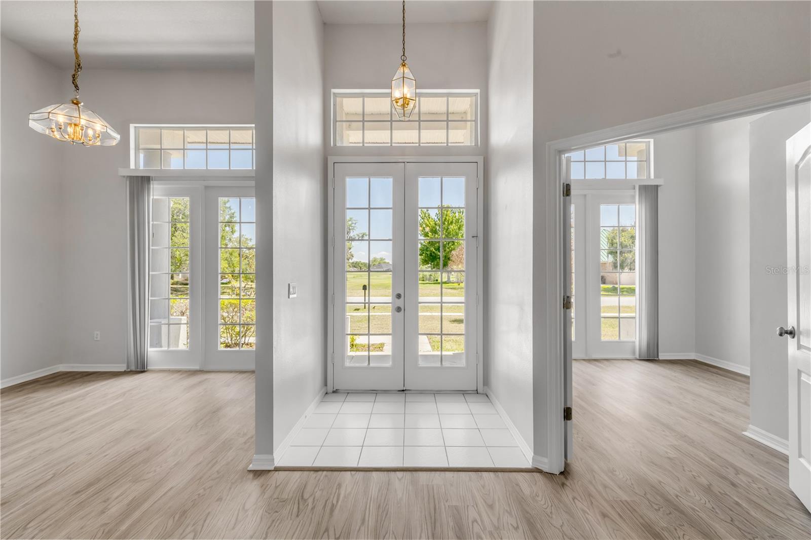 Image 5 of 44 For 20259 Melville Street